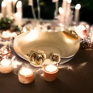 Jarrón de Flores Hecho a Mano de Latón Art Deco con Diseño de Rosa Dorada, Decoración Ligera para Mesa de Boda para Sala de Estar - Product Image 2