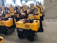 Rouleau compresseur vibratoire à double tambour de 1 tonne, petit compacteur routier, équipement de compactage de chaussée en asphalte à double tambour