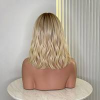 Perruque Full Lace Blonde avec Mèches, Cheveux Humains Ondulés, Frange Rideau, Raie au Milieu, Ligne de Cheveux Naturelle Pré-Pluckée, Sans Colle