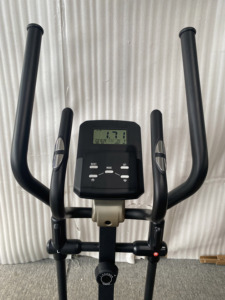 Elíptica de Interior con Monitor de Ritmo Cardíaco, Volante de Inercia de 4 kg, Pantalla LCD y Estructura de Acero - Máquina de Ejercicio Unisex - Product Image 3