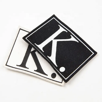 Vêtements avec logo de marque personnalisé en gros Étiquette en cuir suédé souple gaufré pour vêtements