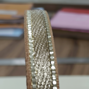 Belle garniture en dentelle satinée pour saris hauts robes écharpes approvisionnement en gros pour l'exportation usines de vêtements de mode - Product Image 1