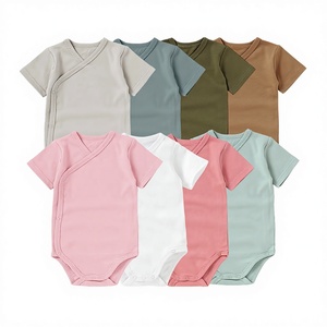 Combinaison bébé unisexe ASTON personnalisée, 100% coton biologique, décontractée, été, col en V, manches courtes, boutons pression, barboteuse pour garçons - Product Image 2