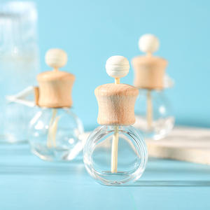 Pince d'évent de <span class=keywords><strong>climatisation</strong></span> de <span class=keywords><strong>voiture</strong></span> de dessin animé bouteille <span class=keywords><strong>vide</strong></span> en verre d'aromathérapie commune décoration intérieure pour les parfums de <span class=keywords><strong>voiture</strong></span> - Product Image 2