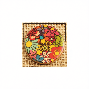 Bottone Decorativo in Legno ILAN 30mm con Design Floreale per Artigianato e Cucito - Product Image 1