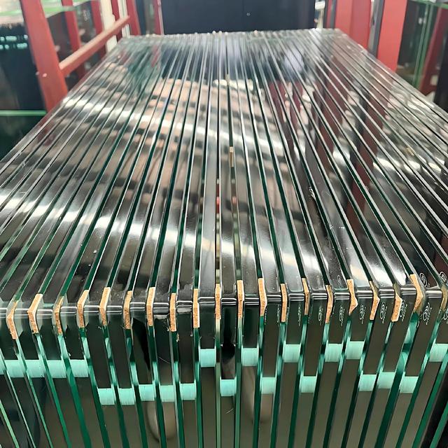High Quality 6mm-19mm Hollow Tempered Glass Panels for Modern Architectural Building Designs Bathroom & Outdoor Use