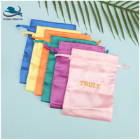Sac en satin à cordon de serrage pour bijoux et cheveux, personnalisable en gros, disponible en plusieurs couleurs, avec logo