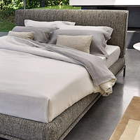 Lit king size minimaliste rembourré en tissu, cadre de lit double avec pieds en métal pour chambre à coucher, mobilier d'hôtel