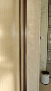 Élégante <span class=keywords><strong>porte</strong></span> <span class=keywords><strong>coulissante</strong></span> en métal pour balcon de cuisine Cadre en aluminium durable <span class=keywords><strong>Porte</strong></span> en verre dépoli <span class=keywords><strong>translucide</strong></span> <span class=keywords><strong>Porte</strong></span> intérieure moderne - Product Image 3