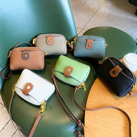 Sac bandoulière mini en cuir pleine fleur pour femme, pochette à monnaie et téléphone, fermeture éclair, sangle unique, nouveau style 2026, tendance et polyvalent, authentique