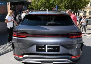 2023 nuova vendita calda <span class=keywords><strong>2</strong></span> posti Mini auto elettriche completamente chiuso Scooter per adulti con cabina - Product Image 3