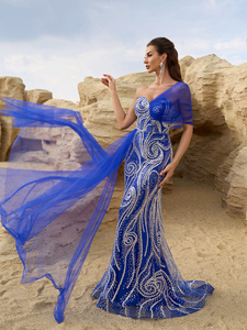 Vestido de Noche Largo de Sirena para Mujer, Color Azul Zafiro, Hombros Descubiertos, Lentejuelas Bordadas, Malla Superpuesta, Corte Ajustado, con Cola de Corte - Product Image 4