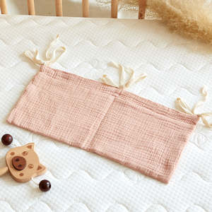 Vente en gros 100% coton mousseline organisateur de berceau pour pépinière nouveau 2/4PCS unisexe deux poches sac de rangement suspendu pour la maison et l'école - Product Image 4