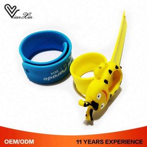 สายรัดข้อมือซิลิโคนยางราคาถูก  แบบสะท้อนแสง  PVC  แบบสั่งทำได้  ประดับลูกปัด  ของชำร่วยงานปาร์ตี้สำหรับเด็ก  รุ่น Lx-Slw2 - Product Image 3