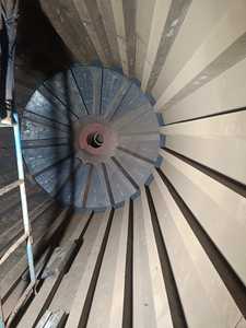 แผ่นรองโรงงานทนทานต่อการขัดถูส่วนประกอบป้องกันการสึกหรอสำหรับโรงงานปูนซีเมนต์ยางโลหะผสมเหล็กความร้อนตามสั่ง - Product Image 2