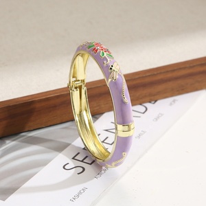 Pulseras de esmalte vintage para mujer, estilo chino, con diseño de peonía cloisonné y broche de resorte, ideales como regalo de viaje o para fiestas, venta al por mayor. - Product Image 3