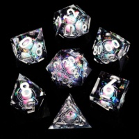 LuxeRoll – Ensemble de 7 dés en résine avec planètes suspendues et dés polyédriques à perles flottantes pour collection de jeux de rôle, cadeau, dés de D&D