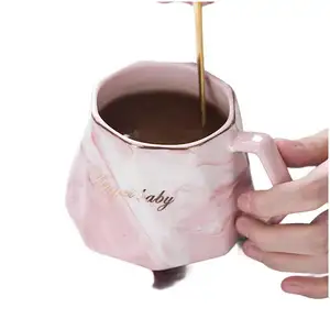 Seramik kahve fincanı kupalar sıcak içecekler için özel Logo otomatik manyetik büyük ahşap 15Oz isı duyarlı bakır mantar melek kupa