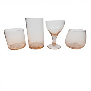 Ensemble de verres à cocktail vintage rose 4 pièces – Verres Highball à pied pour fêtes - Product Image 1