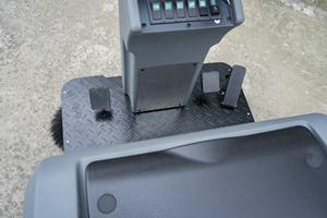 Stock de machine de <span class=keywords><strong>lavage</strong></span> de moto électrique populaire disponible balayeuse de <span class=keywords><strong>sol</strong></span> automatique prix de balayeuse de route balayeuse de <span class=keywords><strong>balai</strong></span> de puissance de camion - Product Image 4