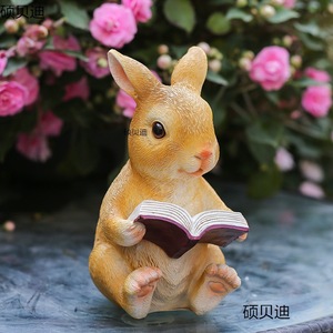 Figurine de lapin en résine, lisant un livre, décoration de jardin extérieur, ornement de patio, forme animale peinte, autoportante - Product Image 1