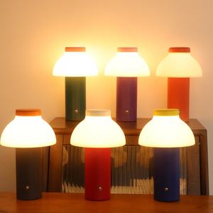 Lampe de table en métal rechargeable par USB C, lampe de bureau en cuir PE, lampe de chevet décorative pour chambre à coucher - Product Image 2