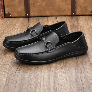 Mocassins en cuir véritable pour hommes, bout rond, à enfiler, souples, plats, décontractés, couleur unie, avec boucle, collection printemps - Product Image 1