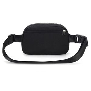 Sac bandoulière et sac banane noir à sublimation avec sangle réglable, Cadeaux de remise de diplôme - Product Image 3