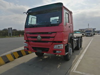 Camion tracteur SINOTRUK HOWO ZZ4257N3247D1 6x4 avec pièces de rechange