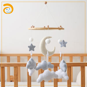 Móvil de Fieltro de Unicornio Adorable de Alta Calidad, Decoración Interior Única para Mejorar la Estimulación Visual del Bebé - Product Image 4
