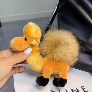 Portachiavi all'ingrosso a forma di piccolo cammello in peluche super morbido, decorazione da appendere per chiavi dell'auto con imbottitura in cotone PP - Product Image 3