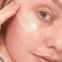 Crème Visage Hydratante et Lissante Effet Repulpant Nuage Rose Marque Blanche au Thé Vert, Aloe Vera et Squalane – Éclaircissante et Anti-Âge