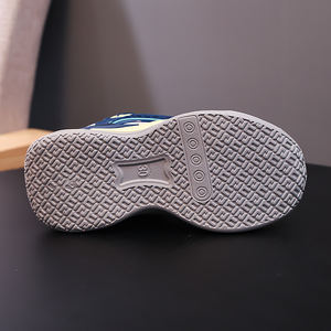 Nouveau Modèle Chaussures pour Enfants Vente de Déstockage Chaussures de Basketball Sportives Garçon Fille Lacets Rapides 28-39 Fournisseurs d'Usine <span class=keywords><strong>Marque</strong></span> - Product Image 3