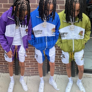 Conjunto corto de dos piezas para hombre, cortavientos de nailon con cremallera y patchwork, estilo streetwear - Product Image 1