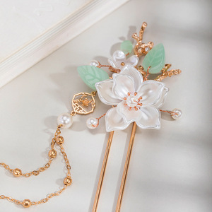 Coiffe Hanfu, épingle à cheveux camélia de style ancien, épingle à cheveux à pompon, ornement capillaire de style chinois, éléments Han, style national - Product Image 4