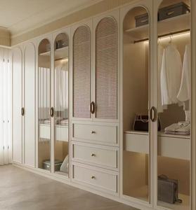 Armadio dal Design Francese Eco-Friendly, Durevole e Minimalista, Color Crema, con Ante a Pannello Rialzato, Garanzia di 5 Anni per Spazi Camera da Letto Accoglienti - Product Image 4