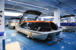 Lujo Tritoon <span class=keywords><strong>RC</strong></span> pontón barco 19ft-27ft fibra de vidrio pesca barco fiesta deporte yate aluminio casco motor fueraborda CE - Product Image 6