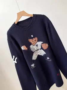 Herfst en winter Nieuwe co-branded serie Limited Edition Amerikaanse retro klassieke heavy-duty luxe trui met beerborduurwerk - Product Image 4