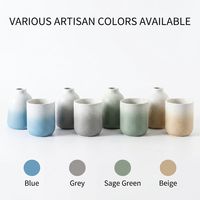 Ensemble de pots à bougies en céramique bleu dégradé de qualité supérieure et de bouteilles d'aromathérapie, vase diffuseur d'arômes en porcelaine mate avec logo personnalisé