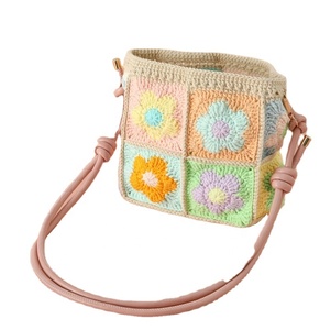 Bolso cruzado de punto de cuatro flores con línea de copo de nieve que bloquea el color Estilo de Pascua de ganchillo; Cinturón de melanina de regalo de <span class=keywords><strong>cumpleaños</strong></span> de la <span class=keywords><strong>hermana</strong></span> - Product Image 2