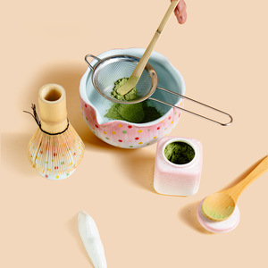 Juego de Matcha Niden, Tazón de Porcelana con Degradado Rosa, Filtro y 100 Varillas de Batido, Origen Dehua, Calidad de Primera Clase para la Ceremonia del Té - Product Image 4