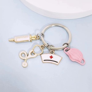 Porte-clés en alliage émaillé tendance pour infirmière et médecin, avec seringue, aiguille et stéthoscope, idéal comme cadeau pour la Journée des médecins et des infirmières - Product Image 5