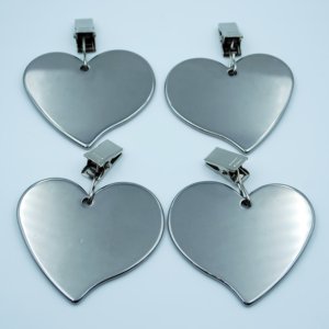 XP Set Quatre clips de table lestés effet miroir en acier inoxydable, en forme de cœur, pour nappes / pendentifs minimalistes - Product Image 4