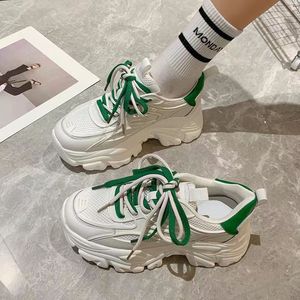   Mocasines Antideslizantes Casuales para Caminar al Aire Libre, Parte Superior de PU Transpirable, Forro de Malla, Suela de Goma Acolchada, Cómodos, Blancos - Product Image 2