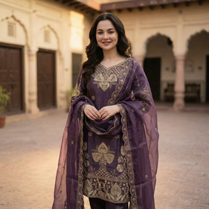 Ensemble Kurti en soie brodée violette pour femmes, Salwar Kameez avec Dupatta, tenue ethnique traditionnelle pour mariage et fête - Product Image 1