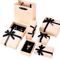 Boîte à bijoux haut de gamme en papier avec intérieur en éponge, gaufrage pailleté, pour bagues, boucles d'oreilles et colliers, vente en gros, fabrication OEM