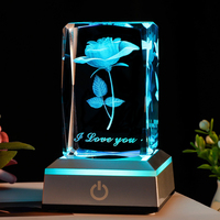 Cube de cristal 3D en forme de rose avec lumière LED, petite veilleuse pour Noël / la Saint-Valentin, pour la fête des mères, anniversaire, cadeau commémoratif