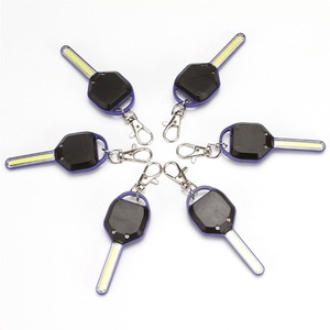 Mini linterna LED con luz de llave, 8x3,2 cm, iluminación de emergencia portátil a prueba de agua para uso en apertura de puertas y acampadas al aire libre - Product Image 1
