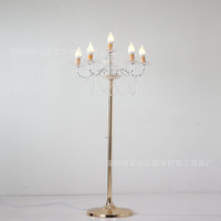 Lampe sur pied décorative pour toile de fond de mariage, réglable en hauteur (1,5 m), avec pendentifs en pétales de fleurs en cristal et 7 têtes LED