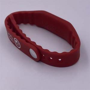 สายรัดข้อมือซิลิโคนกันน้ำแบบนูนลาย ปรับขนาดได้ พิมพ์โลโก้ตามสั่ง พร้อมชิป NFC และ RFID - Product Image 3